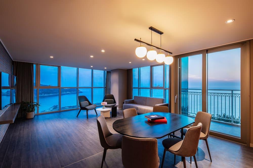 다이닝룸 / Expedia Group image