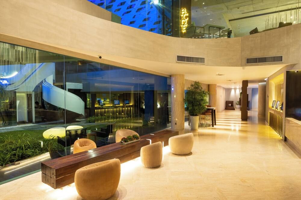 로비 / Expedia Group image