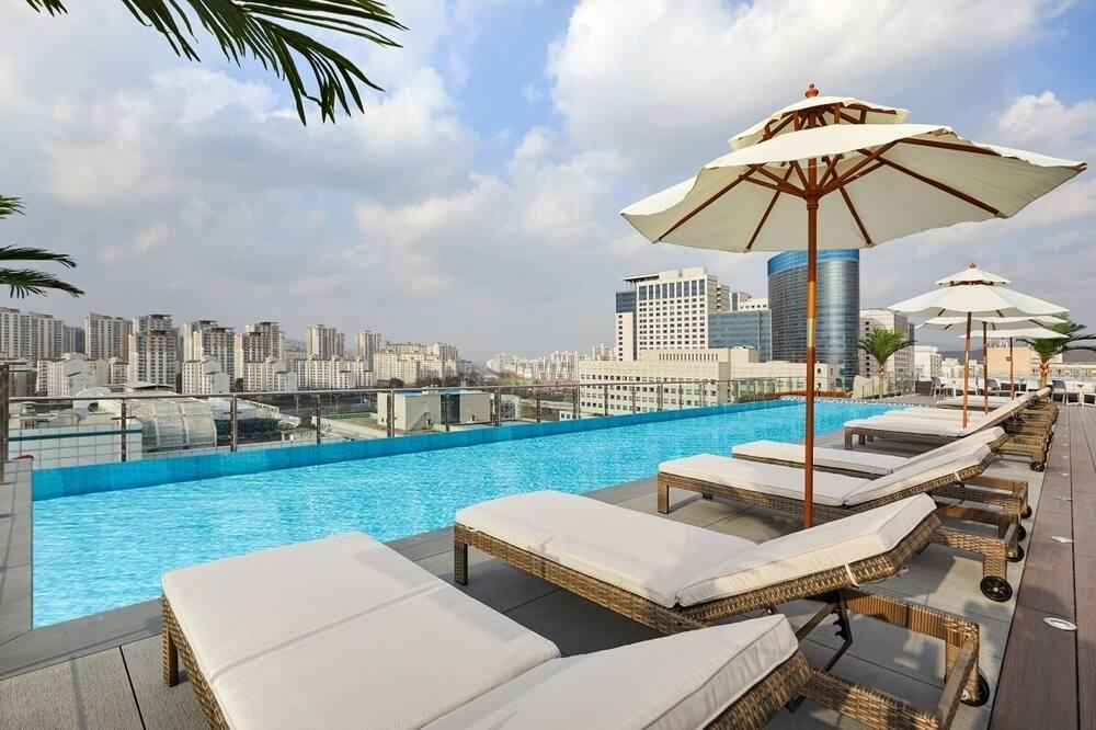 수영장 / Expedia Group image