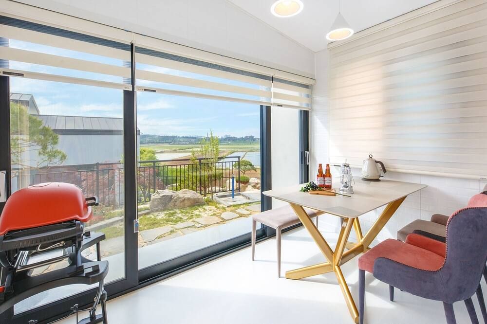 기타 / Expedia Group image