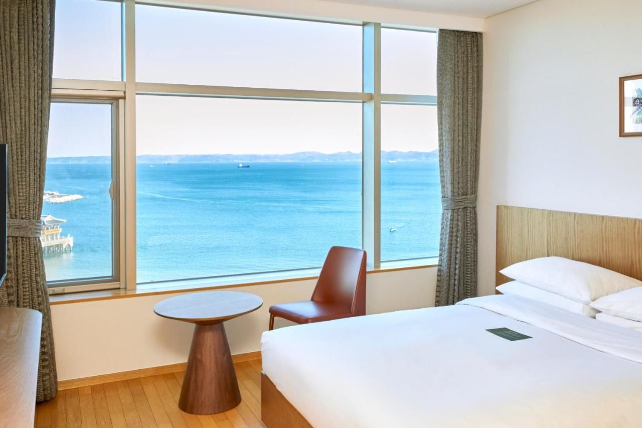 침실 / Booking.com image
