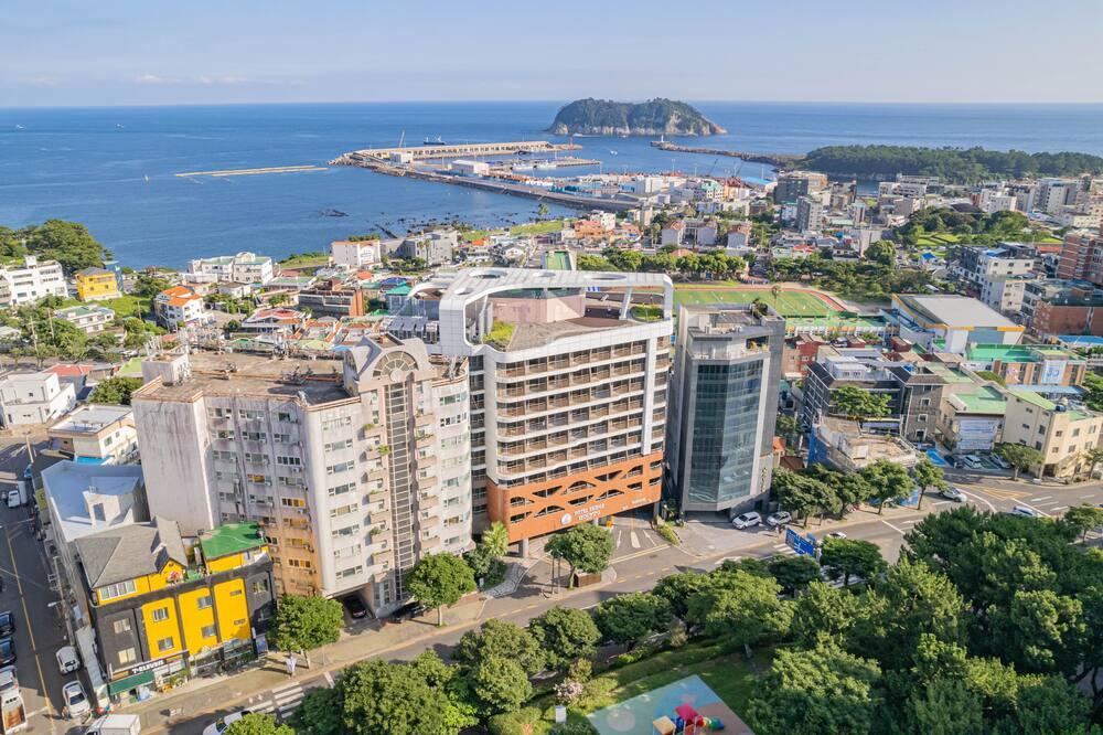 건물 / Expedia Group image