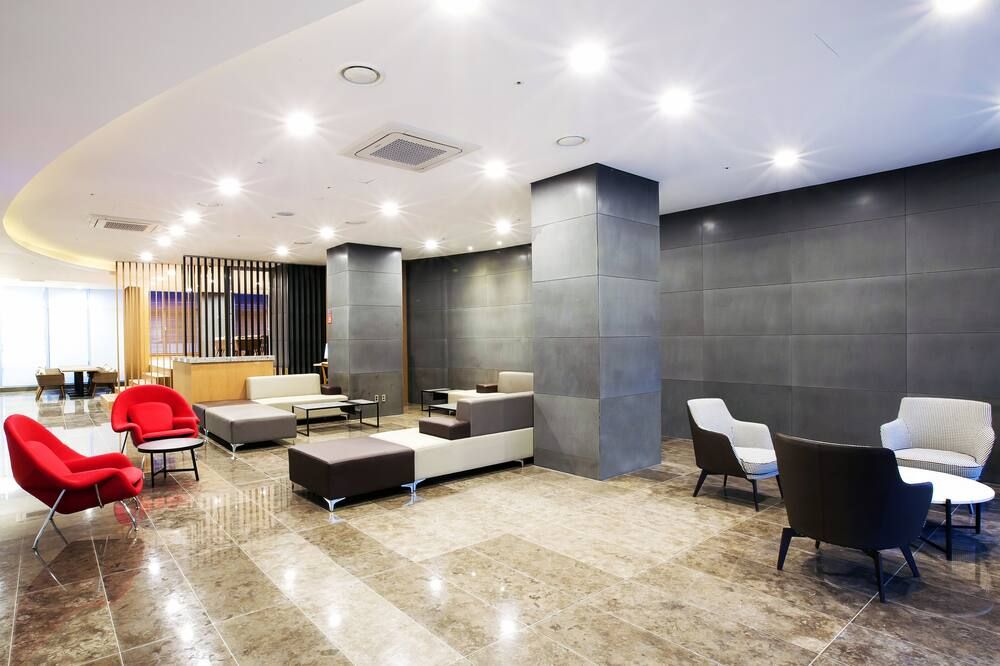 로비 / Expedia Group image