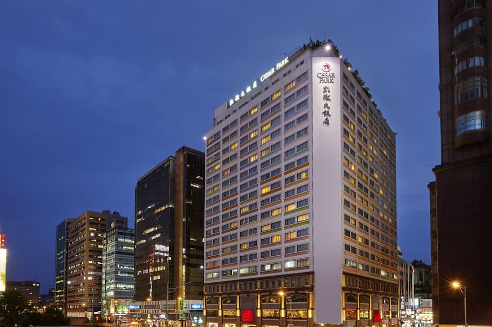 건물 / Expedia Group image