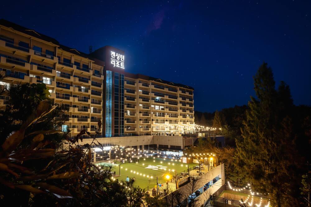 건물 / Expedia Group image