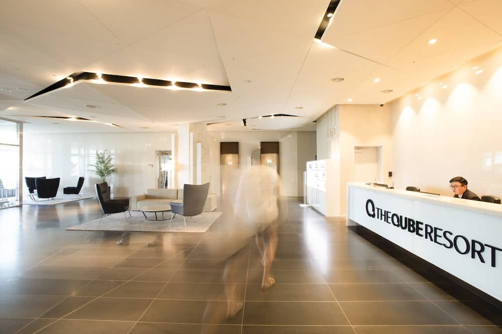 프론트 데스크 / Expedia Group image