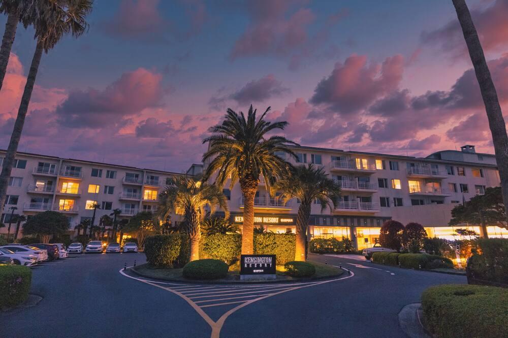 건물 / Expedia Group image