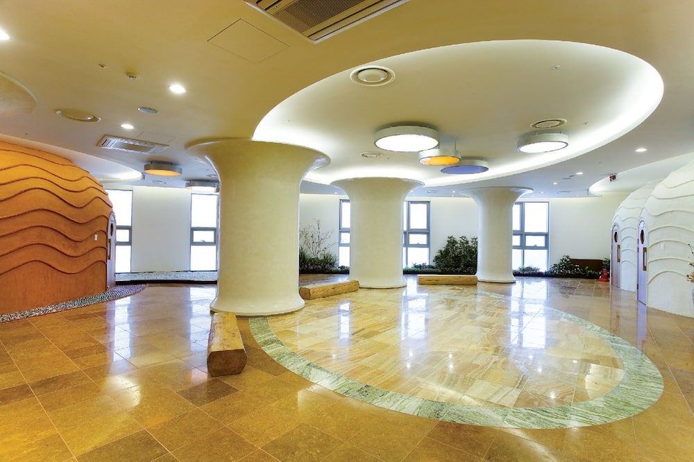 로비 / Expedia Group image