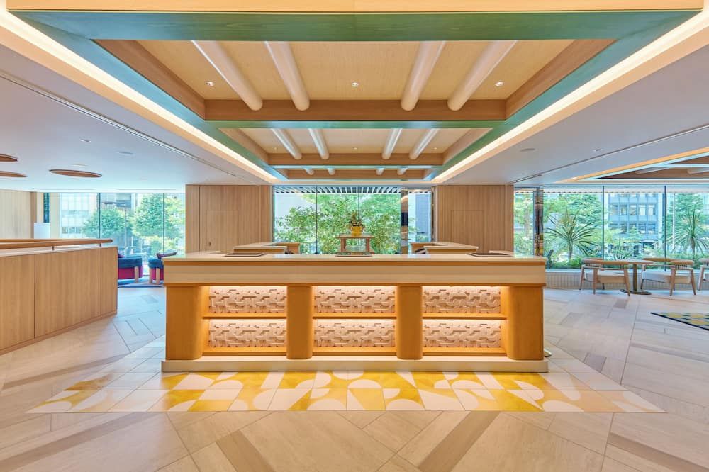 프론트 데스크 / Expedia Group image