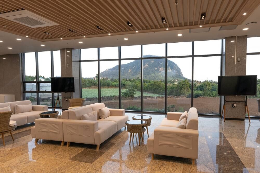 라운지 / Expedia Group image