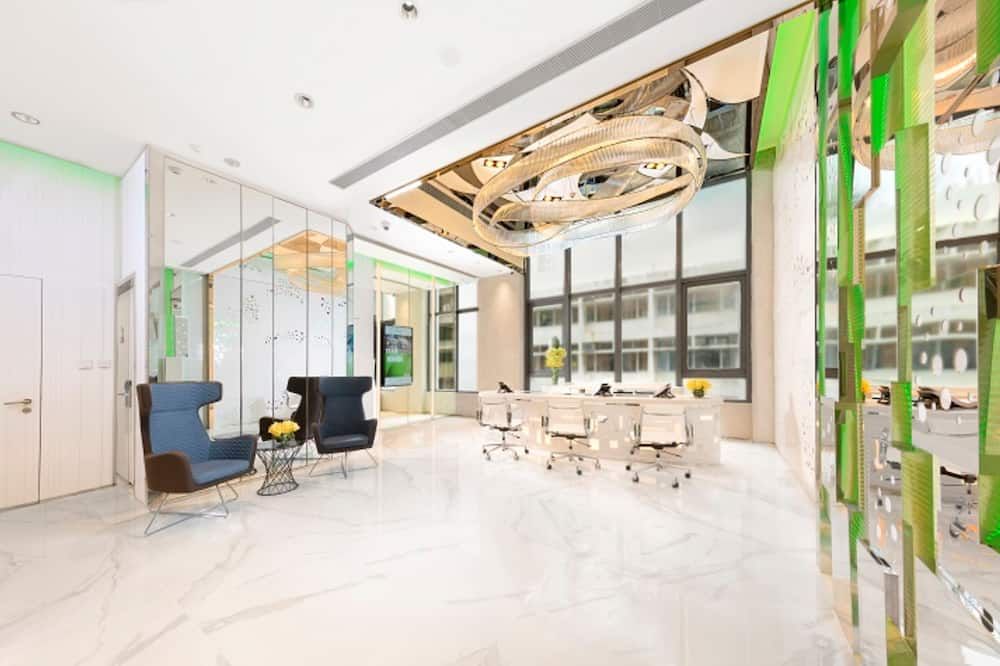 로비 / Expedia Group image