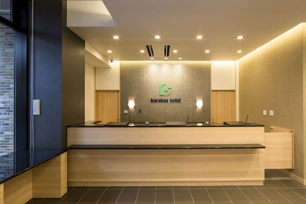 프론트 데스크 / Expedia Group image