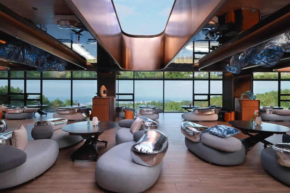 라운지 / Expedia Group image