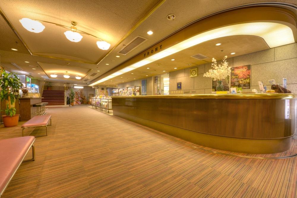 프론트 데스크 / Expedia Group image