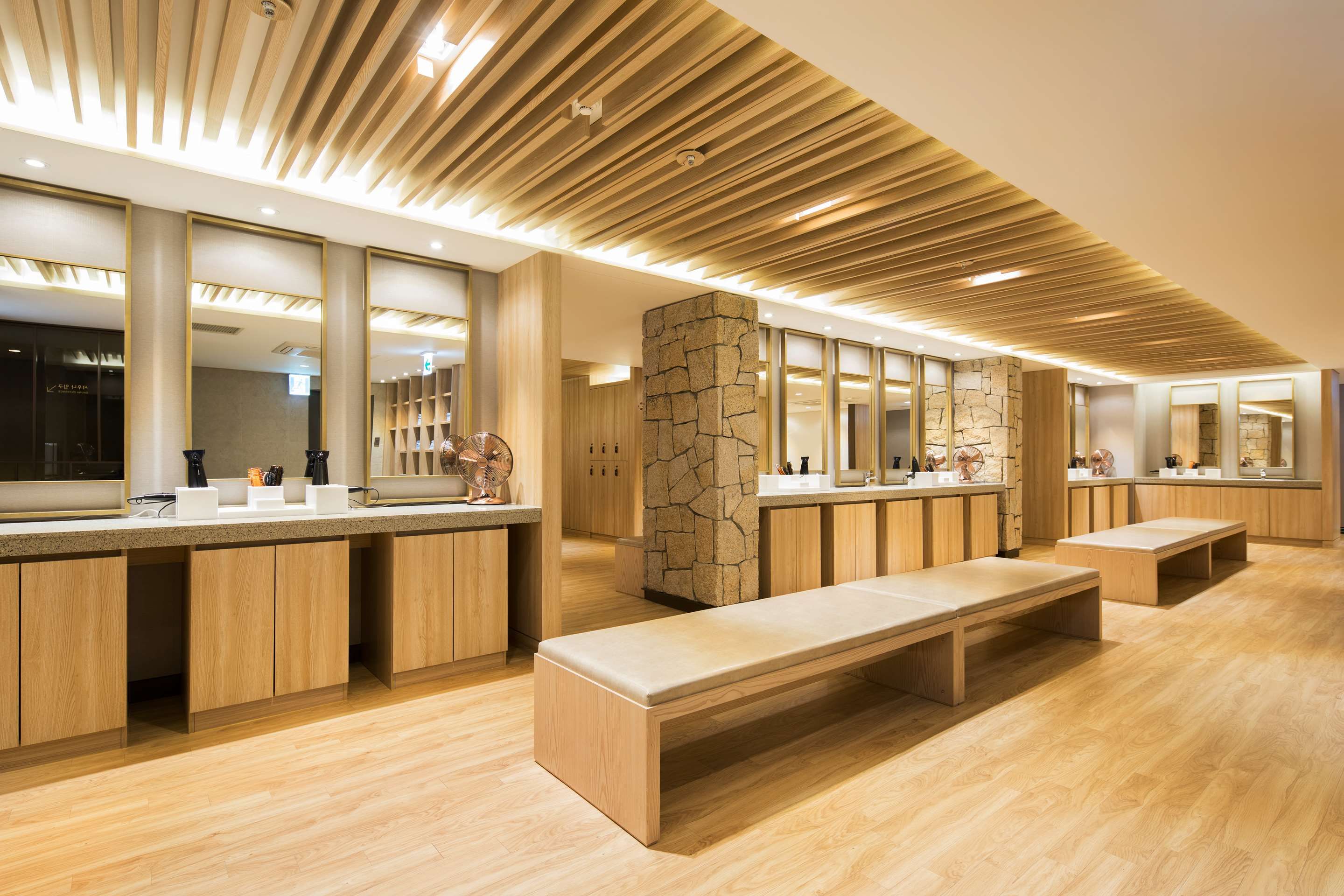 프론트 데스크 / Ice Portal image