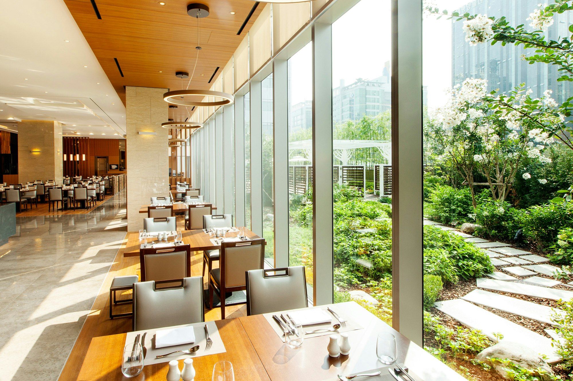 레스토랑 / Leonardo image