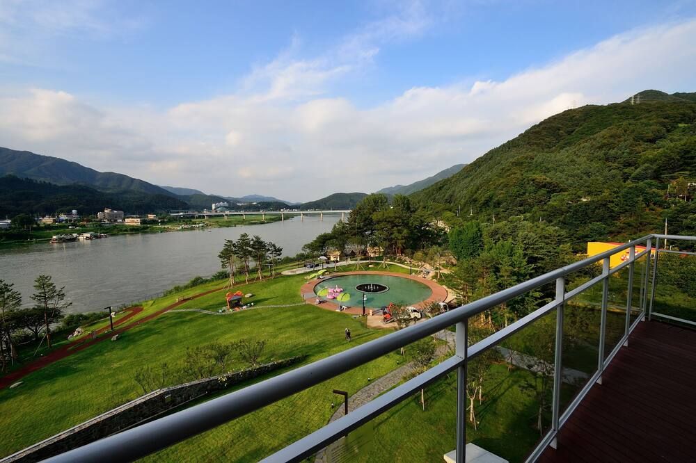 건물 / Expedia Group image