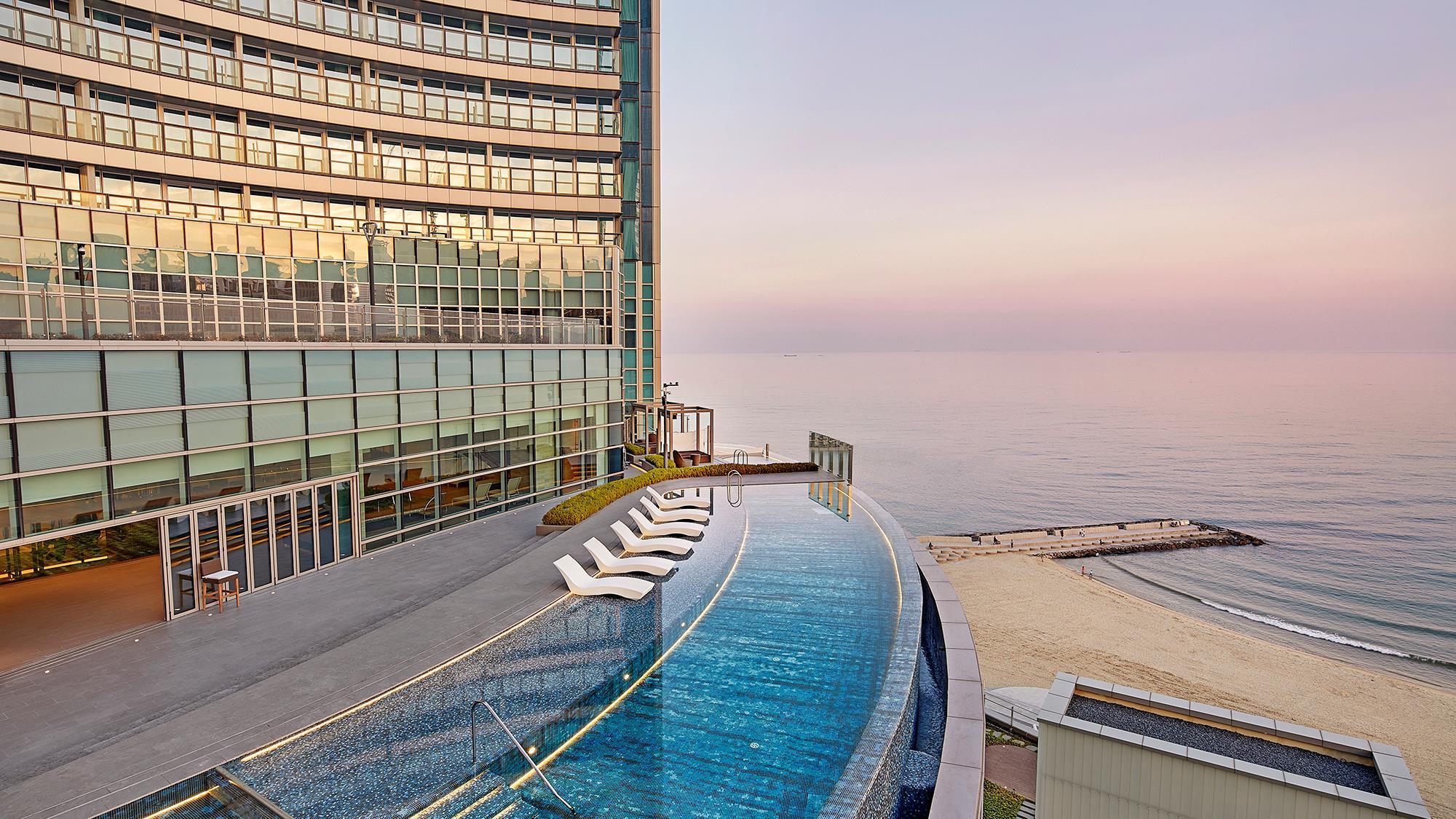 해변 / Revato image