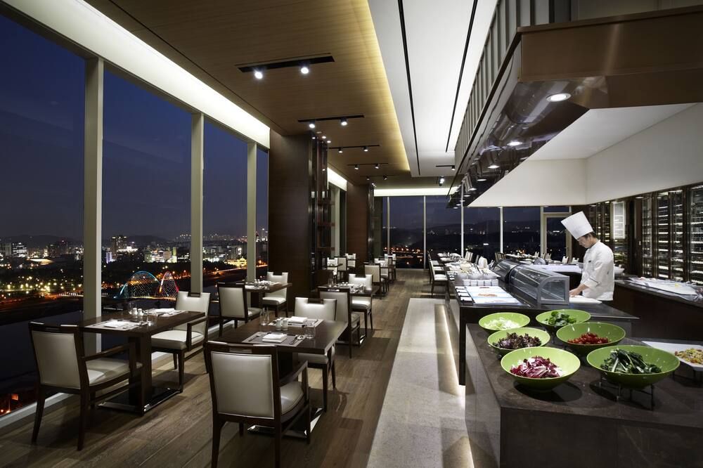 레스토랑 / Expedia Group image