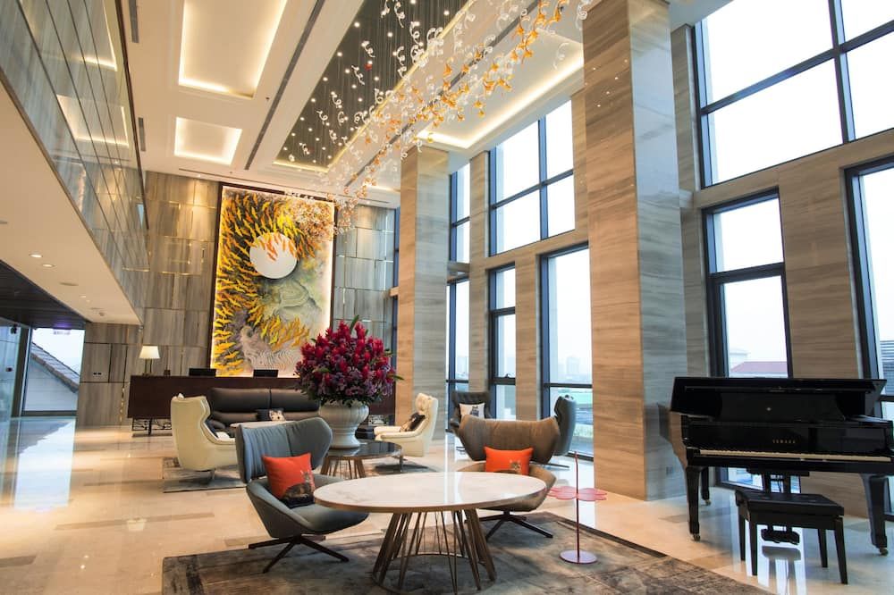 로비 / Expedia Group image