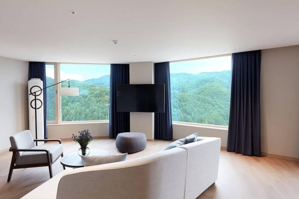 거실 / Expedia Group image