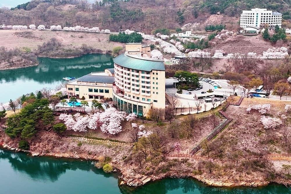 건물 / Expedia Group image