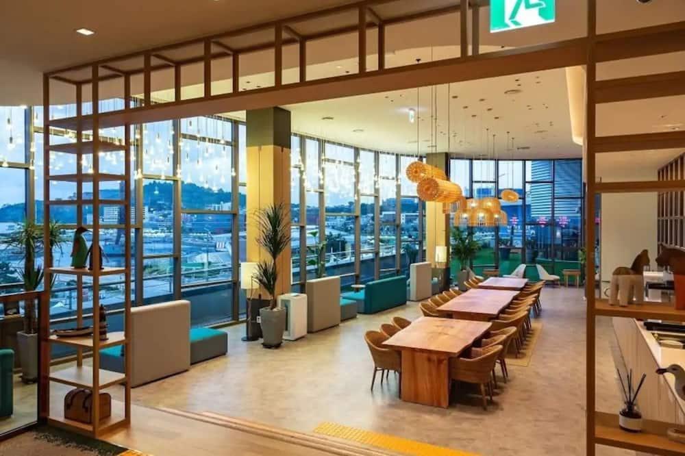 로비 / Expedia Group image