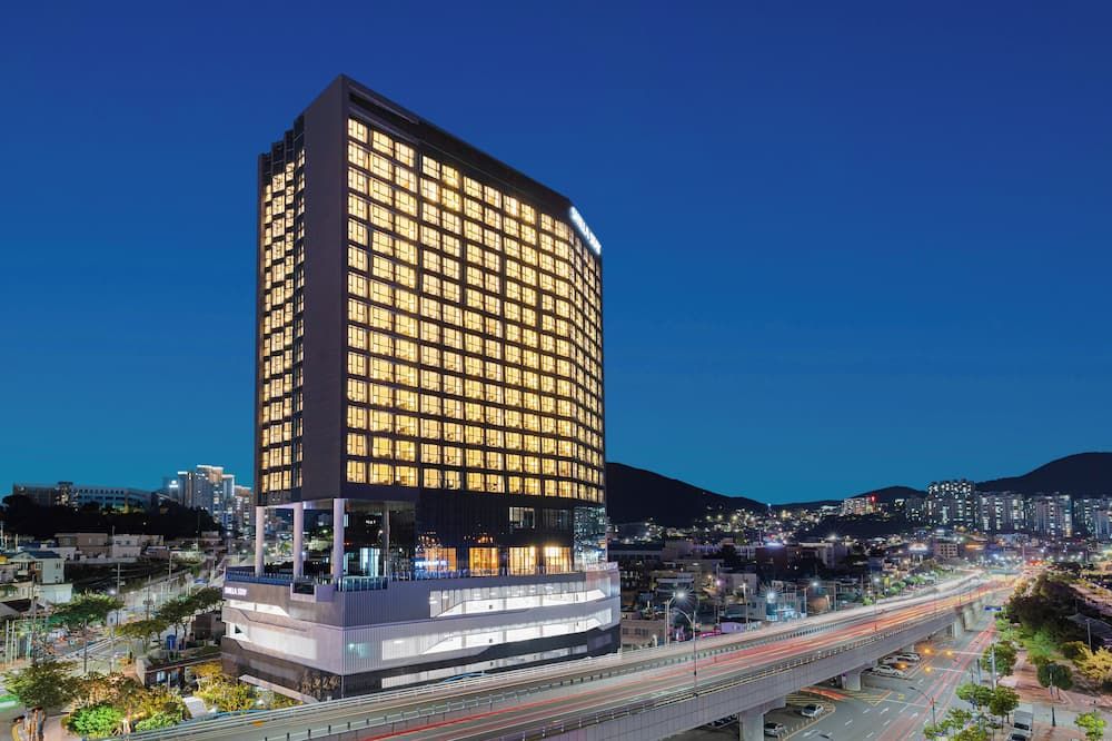 건물 / Expedia Group image