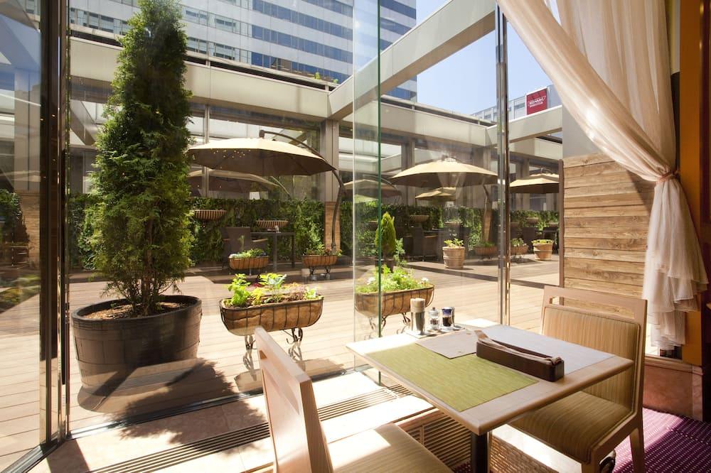 파티오 / Expedia Group image