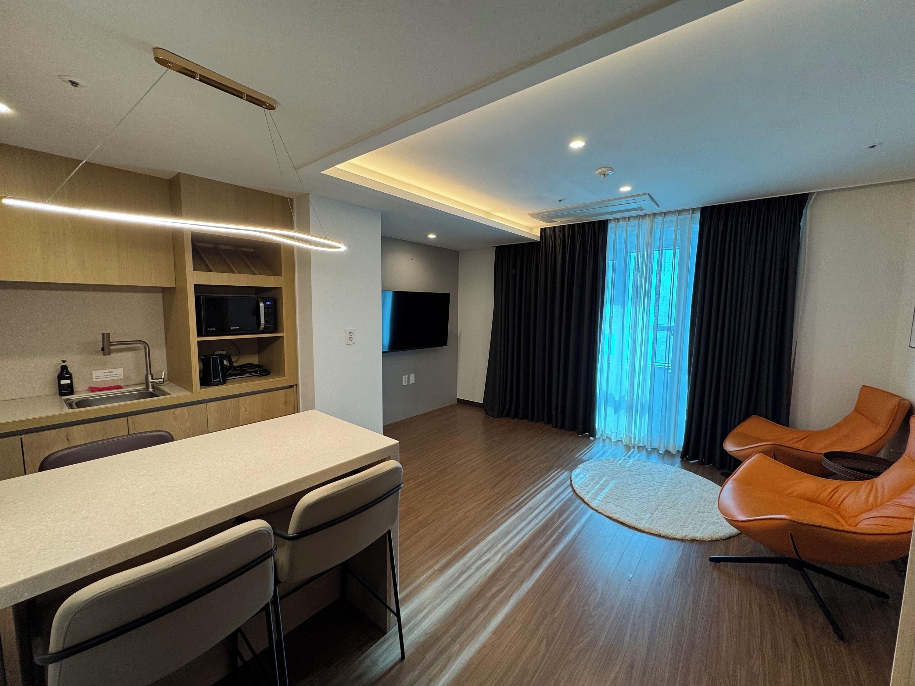 Felix by STX Hotel & Suite 評價:住到第幾晚,公寓式功能才開始值錢?縮圖