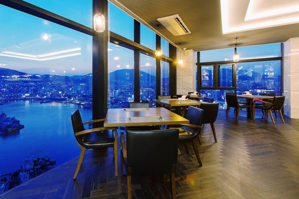 레스토랑 / Expedia Group image