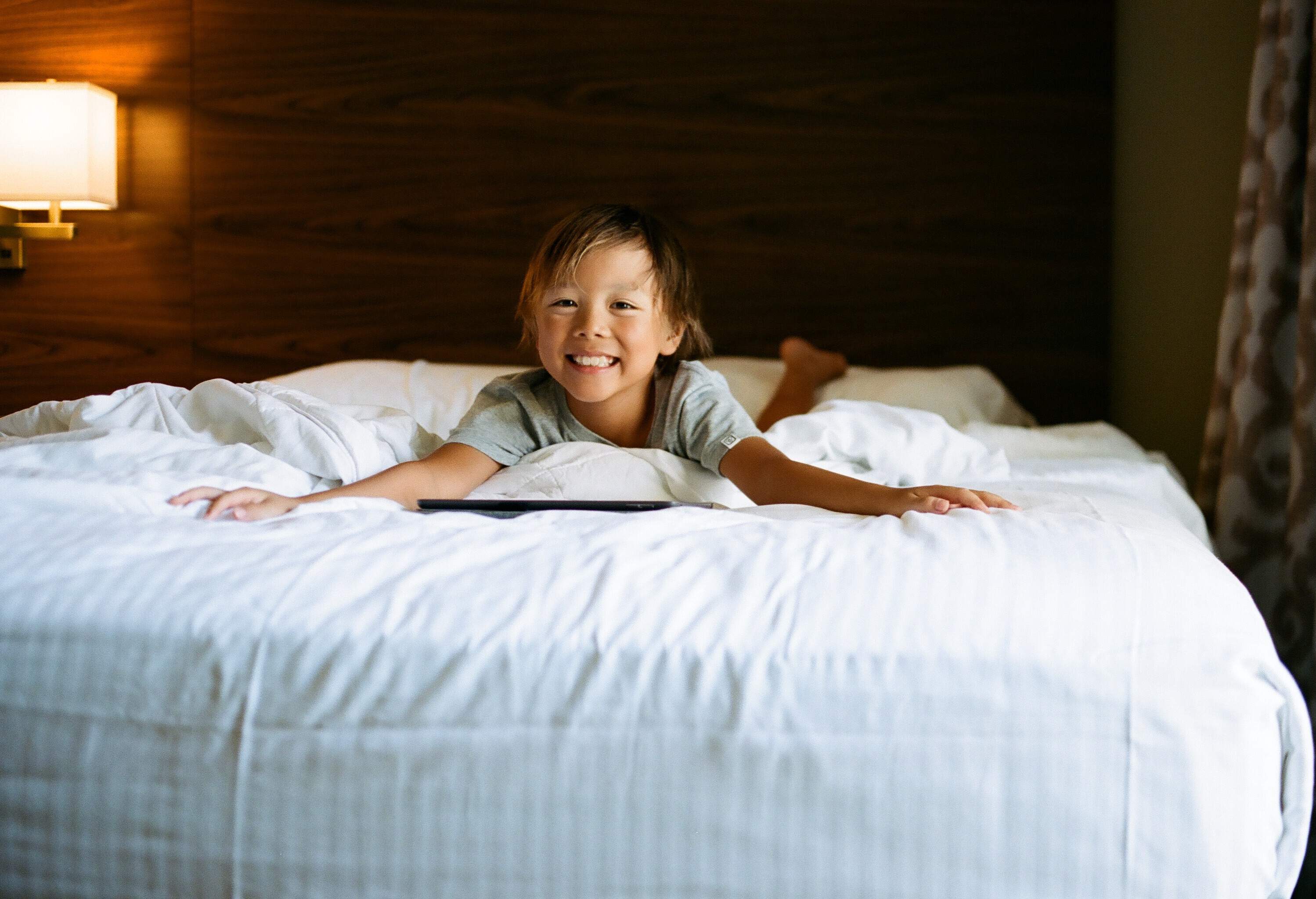 theme_hotel_people_child_family_travel_gettyimages-1291728888