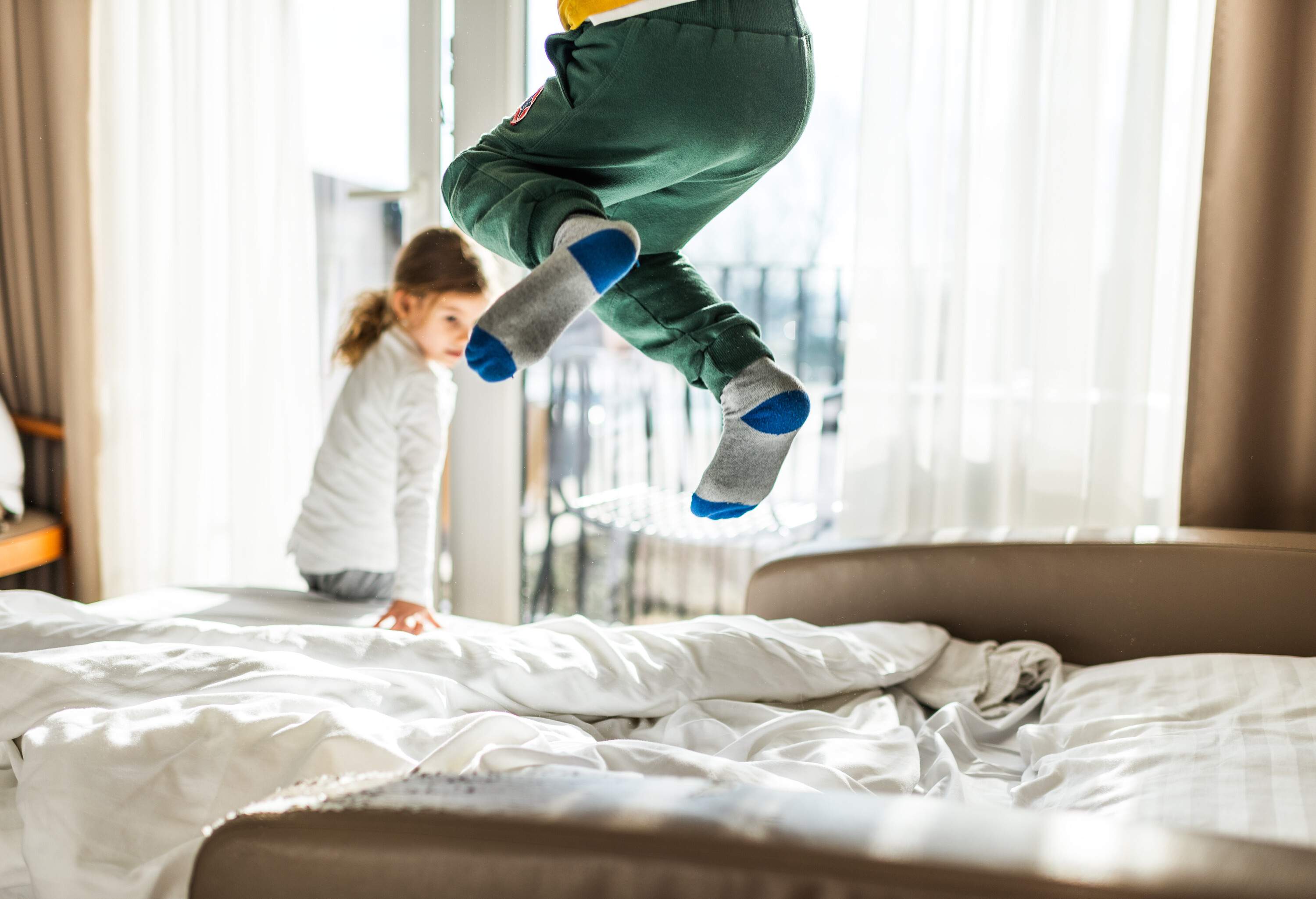 theme_hotel_people_child_family_travel_gettyimages-1301382396