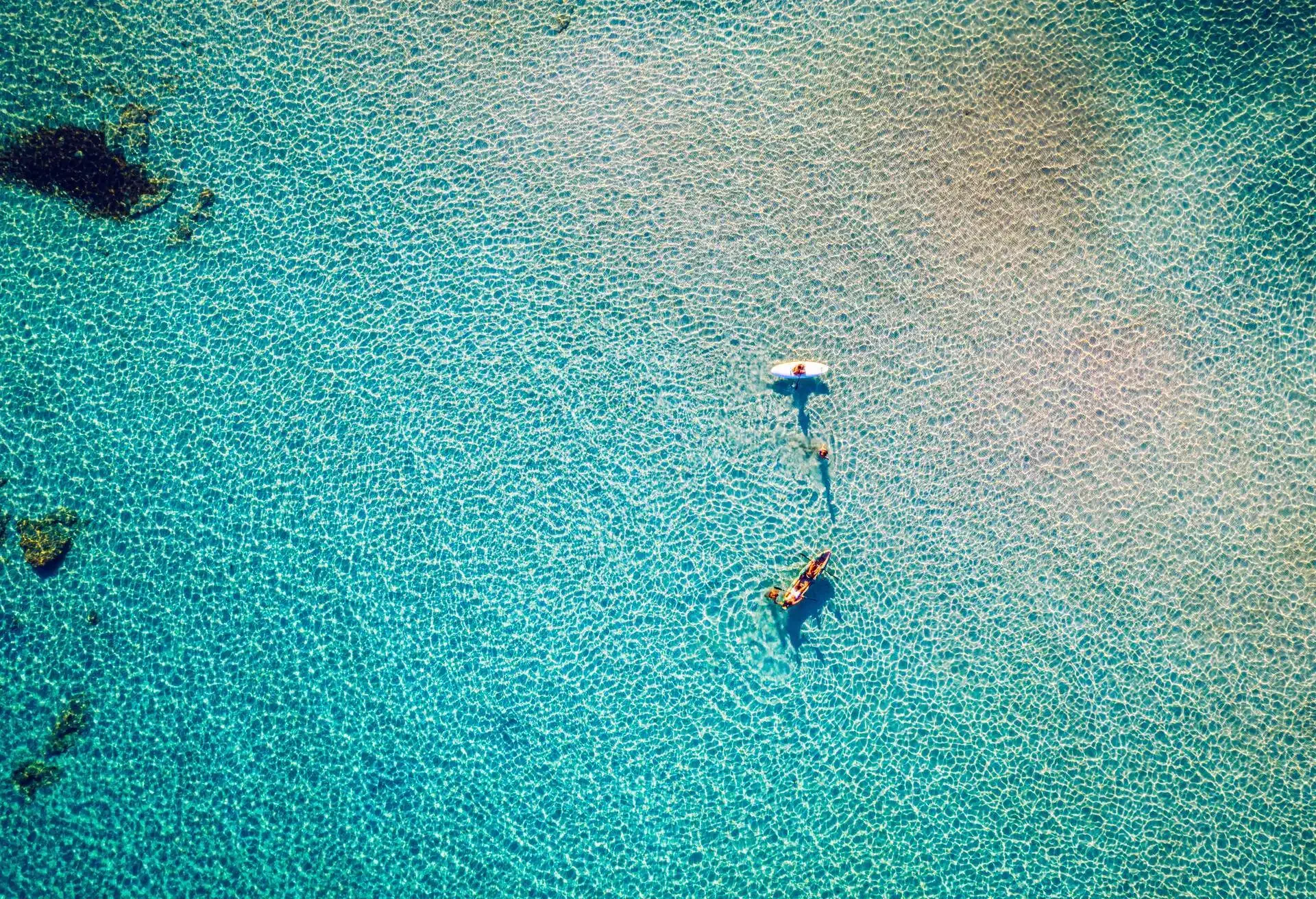 DEST_GREECE_CRETE_ELAFONISSI_THEME_AERIAL_BEACH_OCEAN_PEOPLE-shutterstock-portfolio_1607620696.jpg