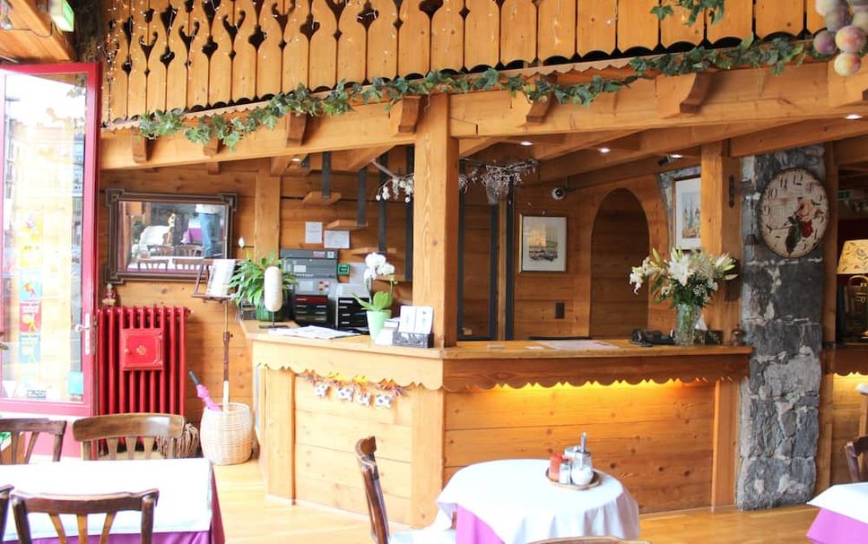 프론트 데스크 사진