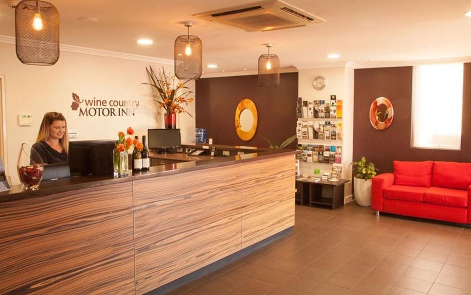 프론트 데스크 사진