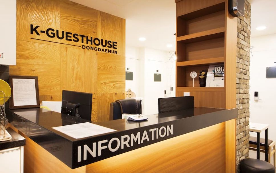 프론트 데스크 사진