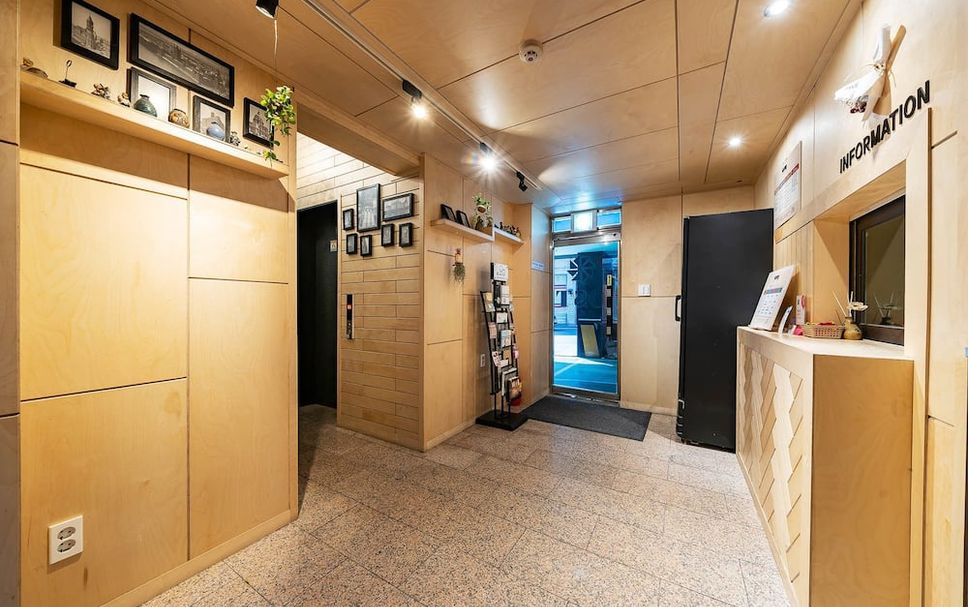 프론트 데스크 사진