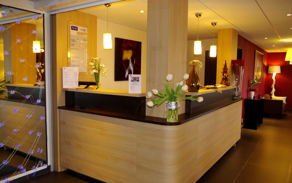 프론트 데스크 사진