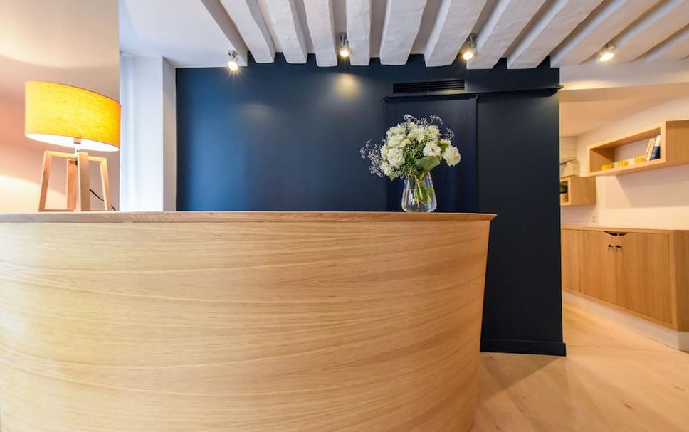 프론트 데스크 사진