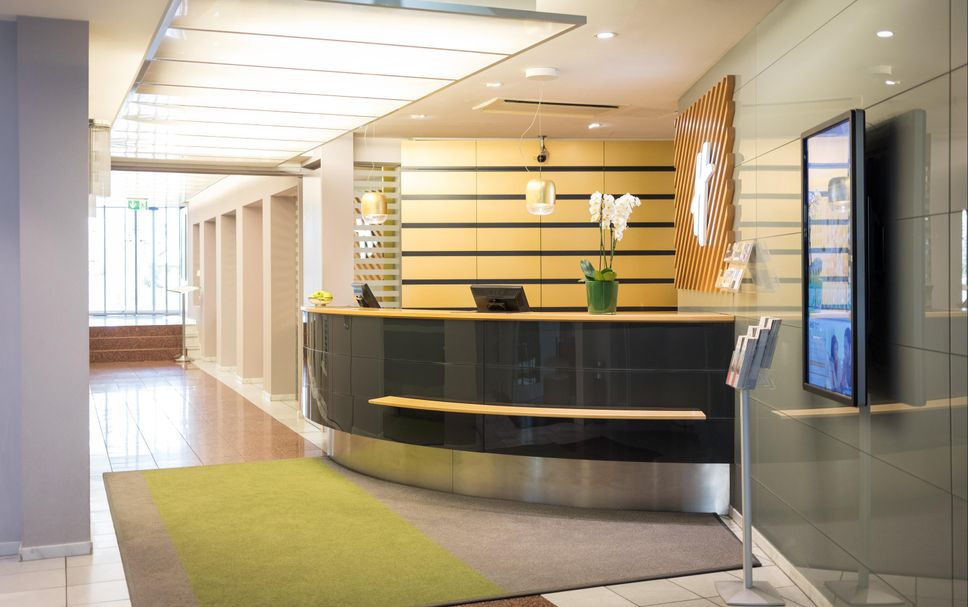 프론트 데스크 사진