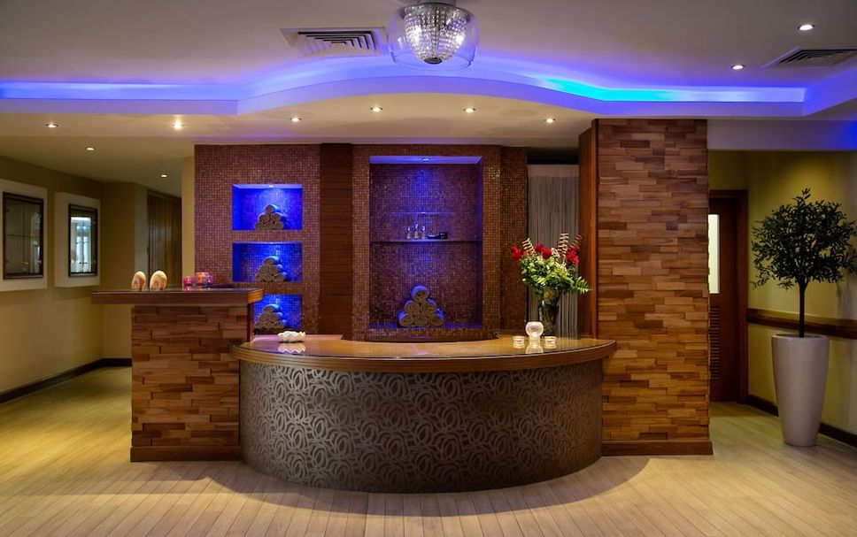 프론트 데스크 사진