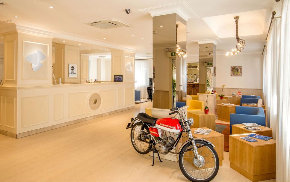 프론트 데스크 사진