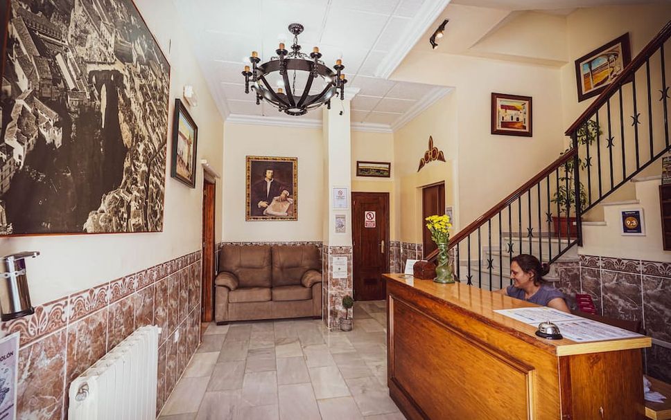 프론트 데스크 사진