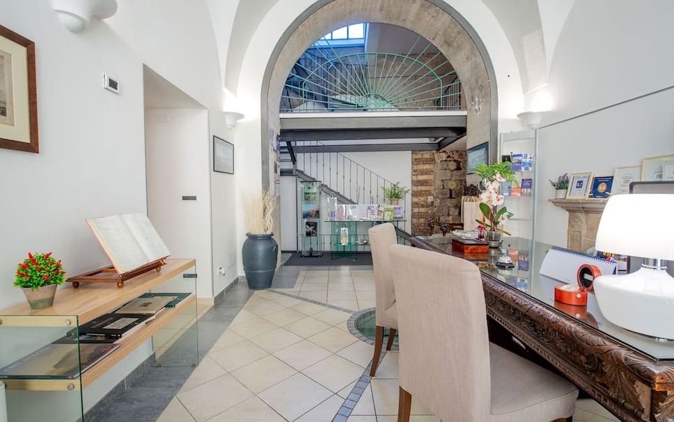 프론트 데스크 사진