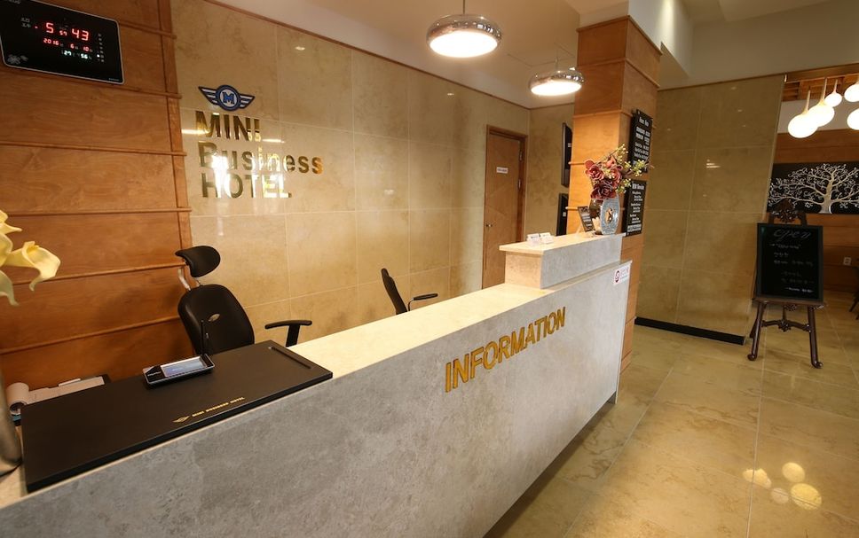 프론트 데스크 사진