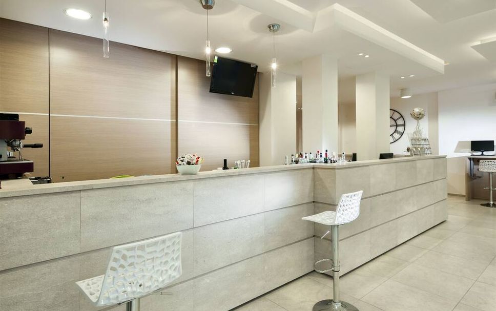 프론트 데스크 사진