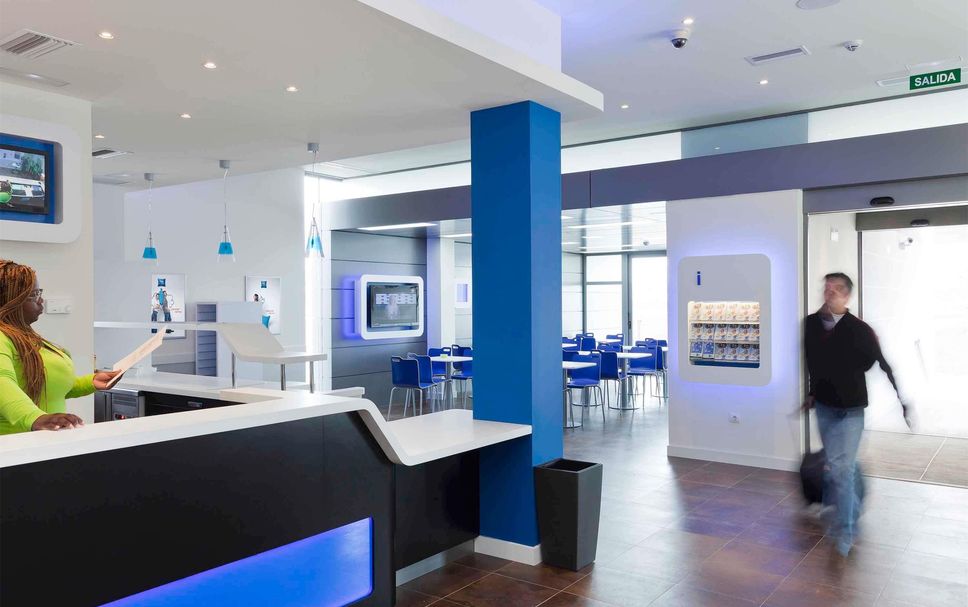 프론트 데스크 사진