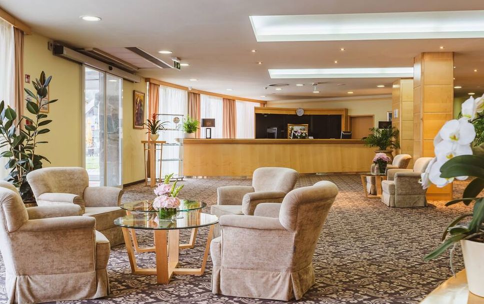 프론트 데스크 사진