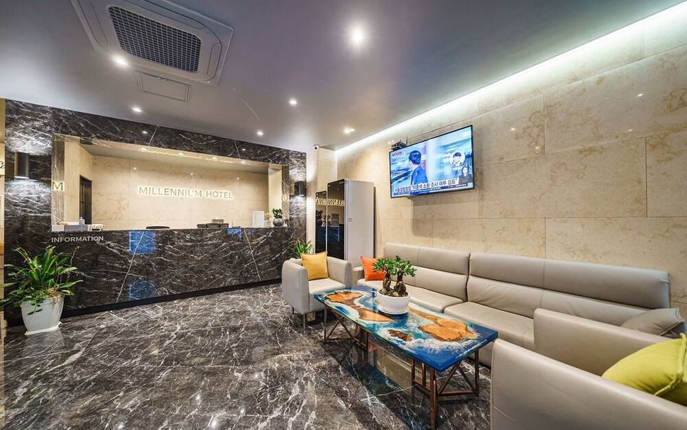 프론트 데스크 사진